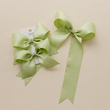 Load image into Gallery viewer, Light Green Satin Pigtail Set
