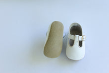 Load image into Gallery viewer, Evie T Strap Mary Jane Crib Shoe
