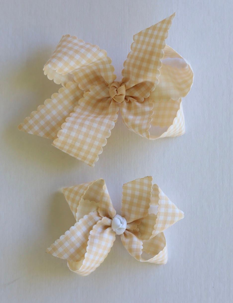 Gingham Scallop Edge Bow in Almond